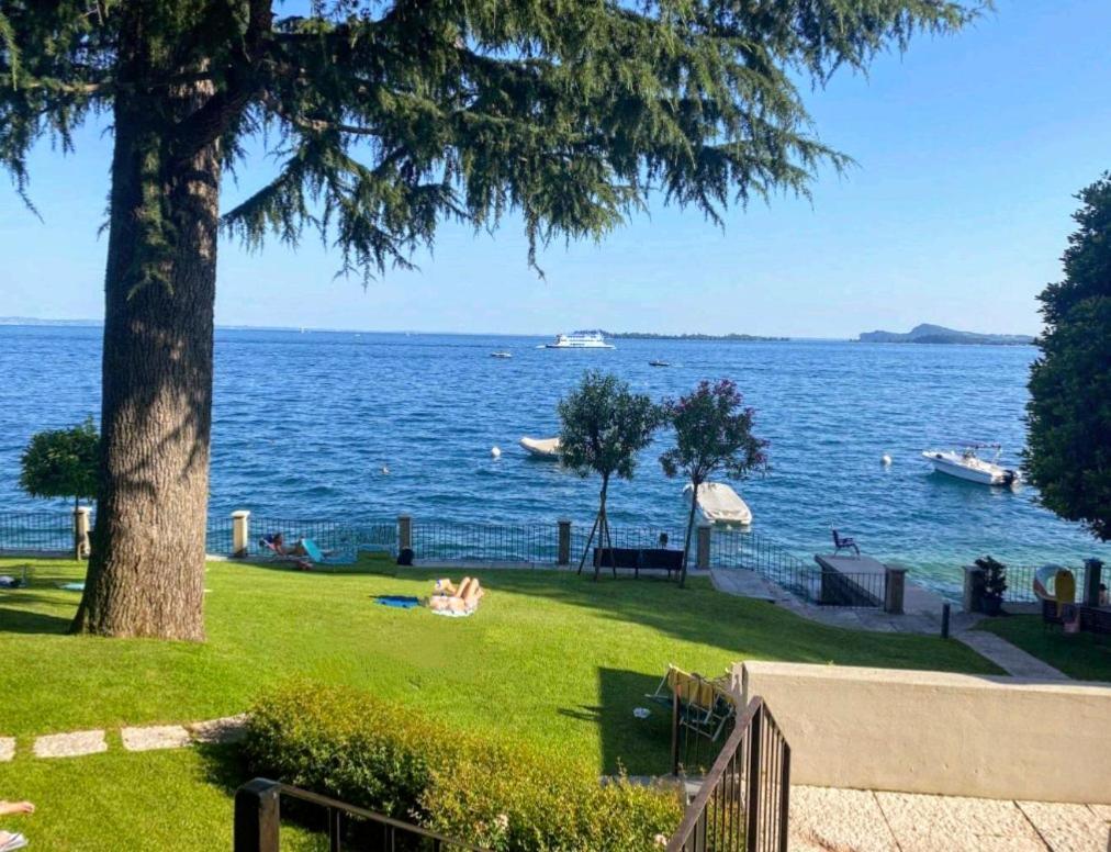Appartamento 33 Rose Gardone Riviera Exterior photo